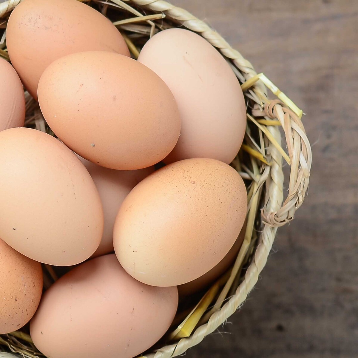 Ovos dentro de uma cesta